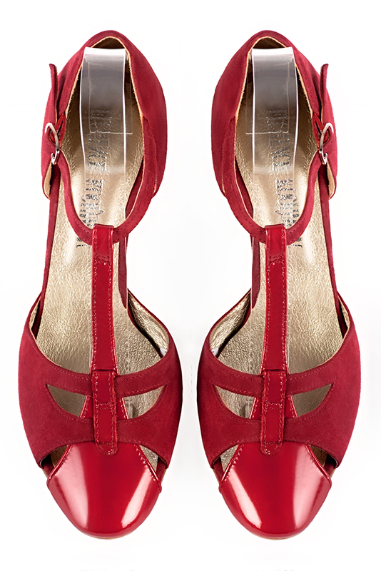 Scarlet red women's T-strap open side shoes. Round toe. High kitten heels. Top view - Florence KOOIJMAN